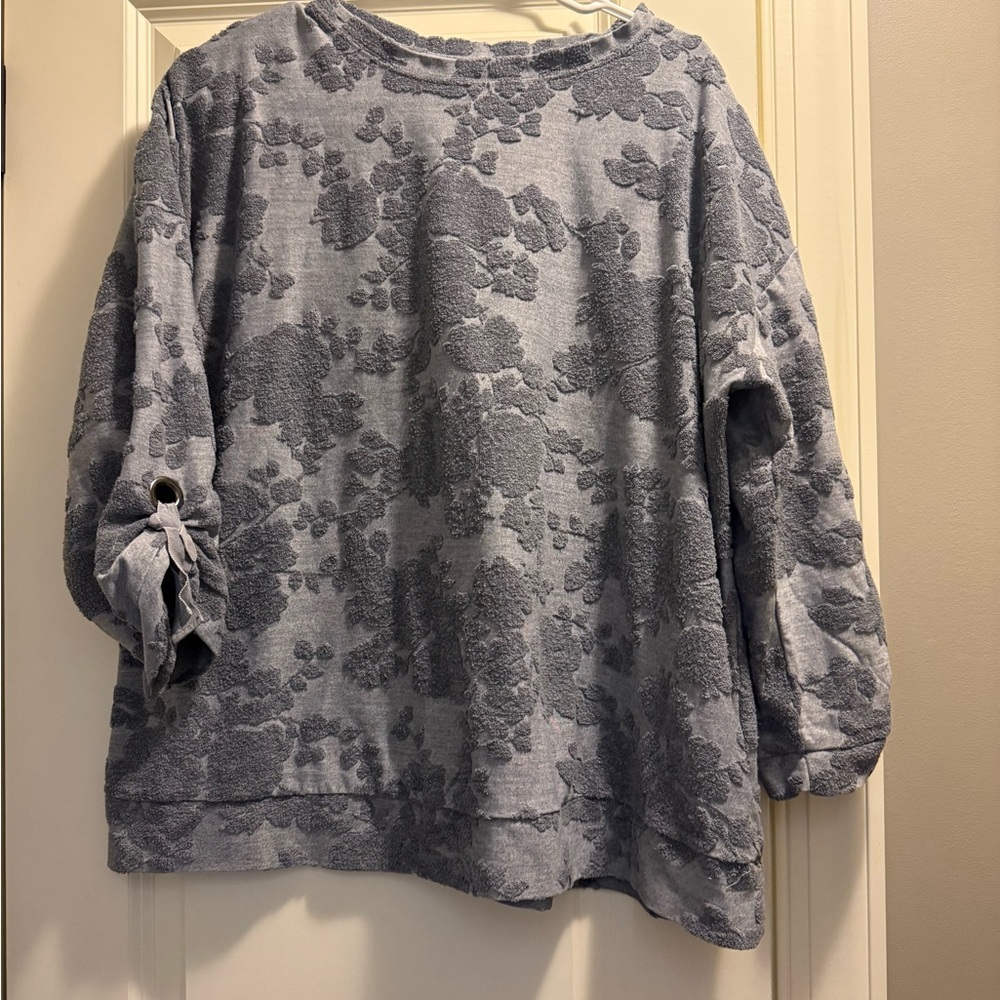 Vera Wang Gray Textured Sweatshirt